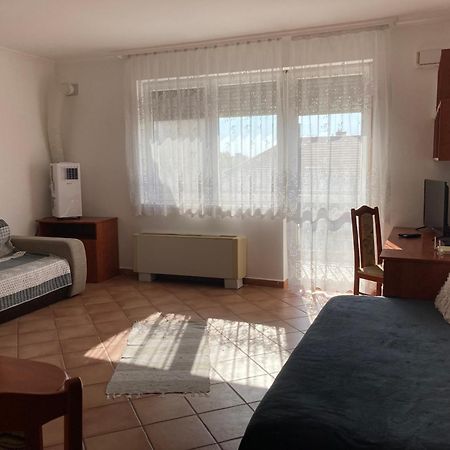 Appartement Lr à Hajdúszoboszló Extérieur photo