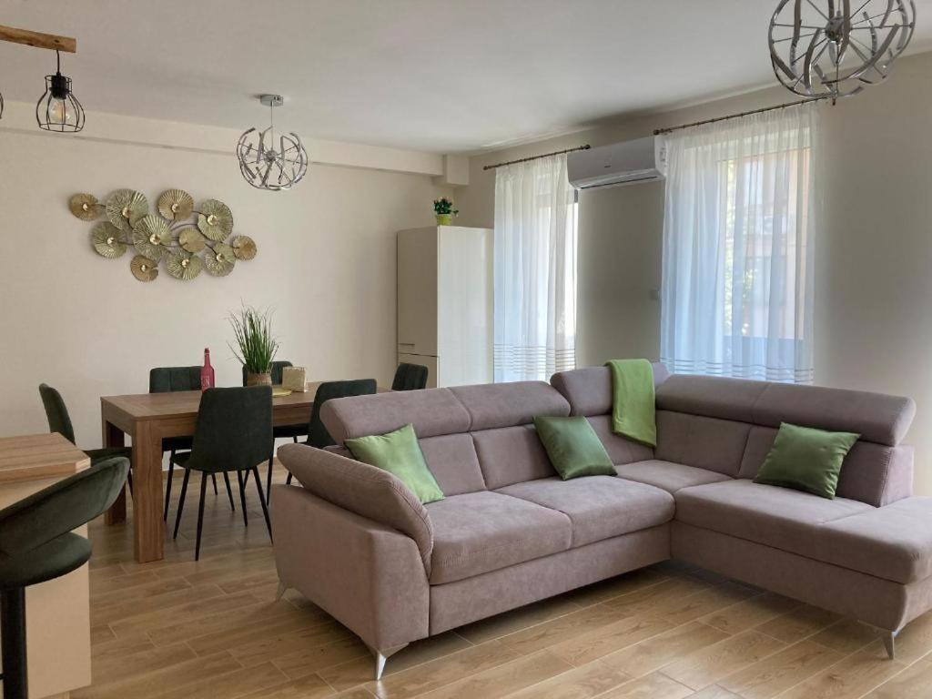 Appartement Lr à Hajdúszoboszló Extérieur photo
